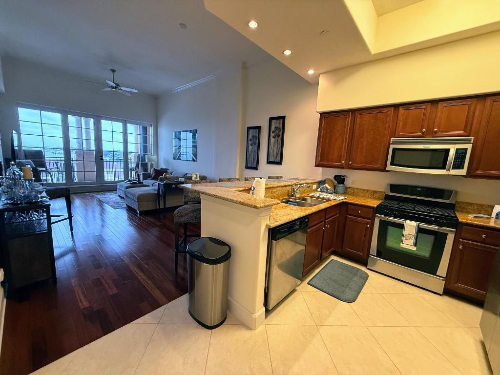 20 Orange Avenue, Unit 9, Fort Pierce, FL 34950 Photo