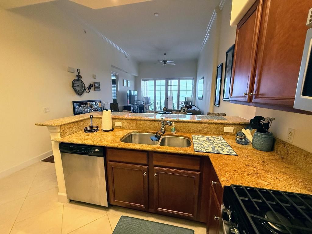 20 Orange Avenue, Unit 9, Fort Pierce, FL 34950 Photo