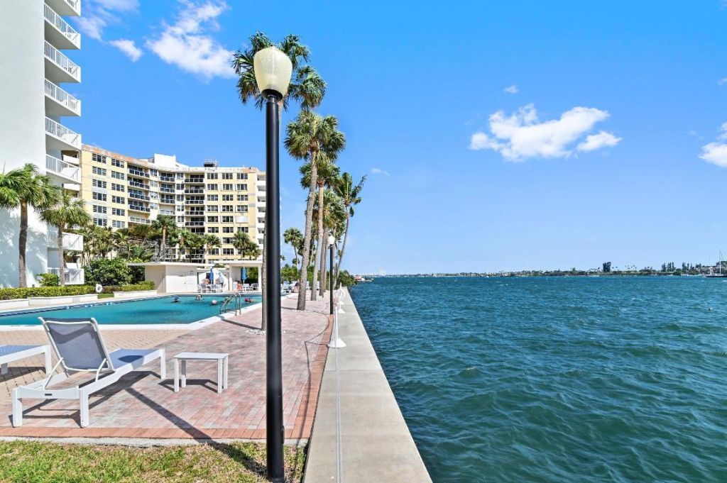 2600 N Flagler Drive, Unit 210, West Palm Beach, FL 33407 Photo