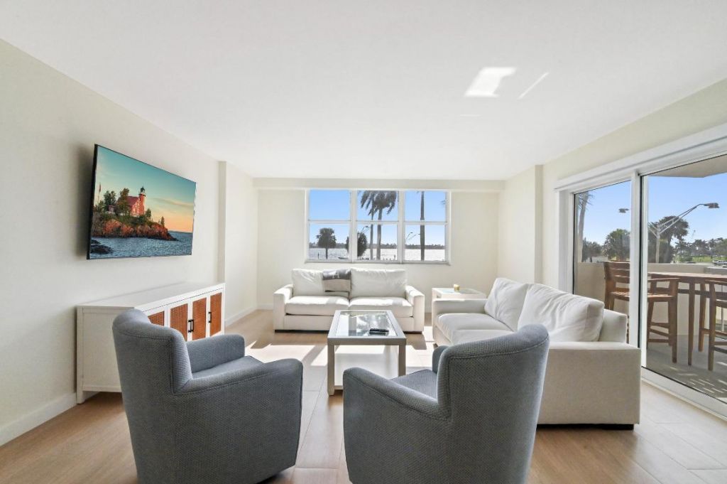 2600 N Flagler Drive, Unit 210, West Palm Beach, FL 33407 Photo