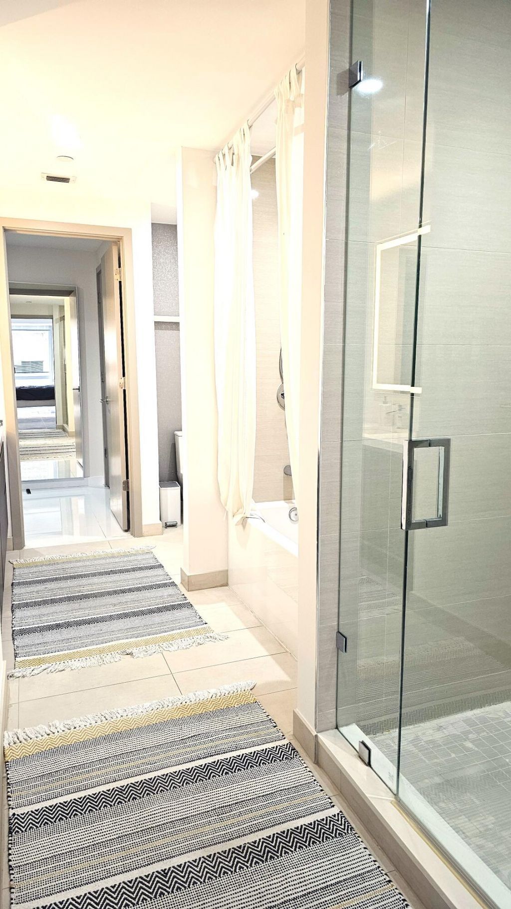 851 NE 1st Avenue, Unit 306, Miami, FL 33132 Photo