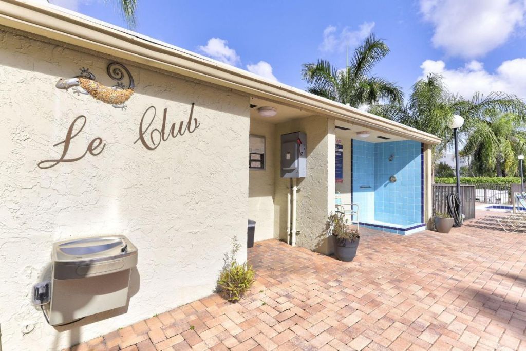 2851 S Palm Aire Drive, Unit 407, Pompano Beach, FL 33069 Photo