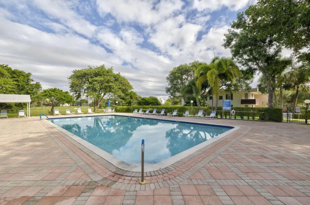 2851 S Palm Aire Drive, Unit 407, Pompano Beach, FL 33069 Photo