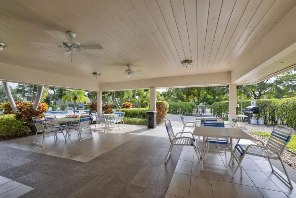 2851 S Palm Aire Drive, Unit 407, Pompano Beach, FL 33069 Photo