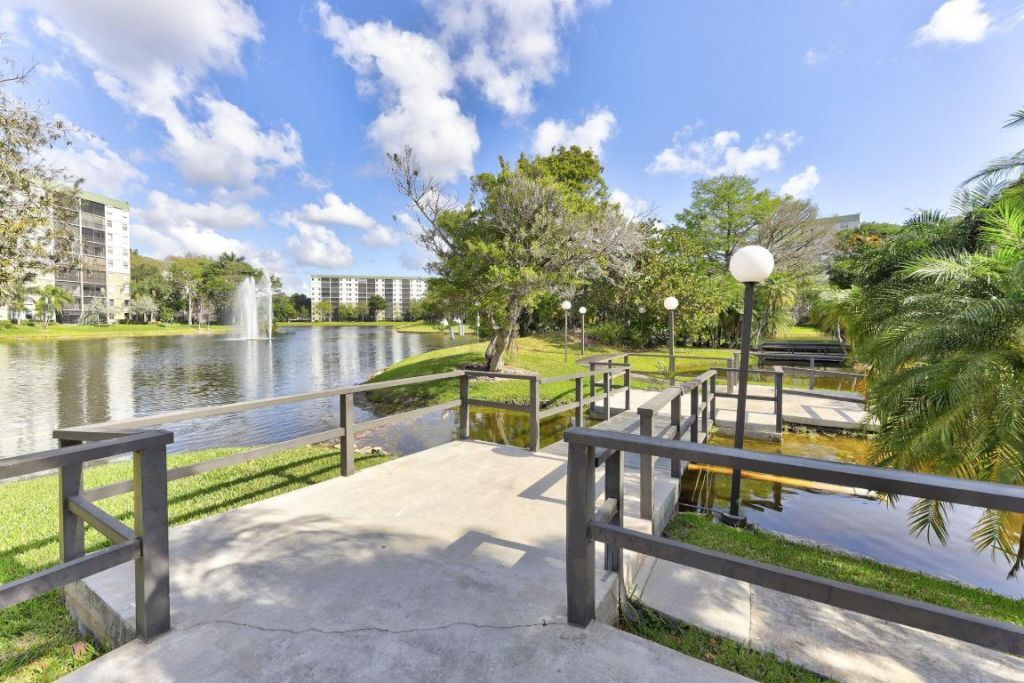 2851 S Palm Aire Drive, Unit 407, Pompano Beach, FL 33069 Photo