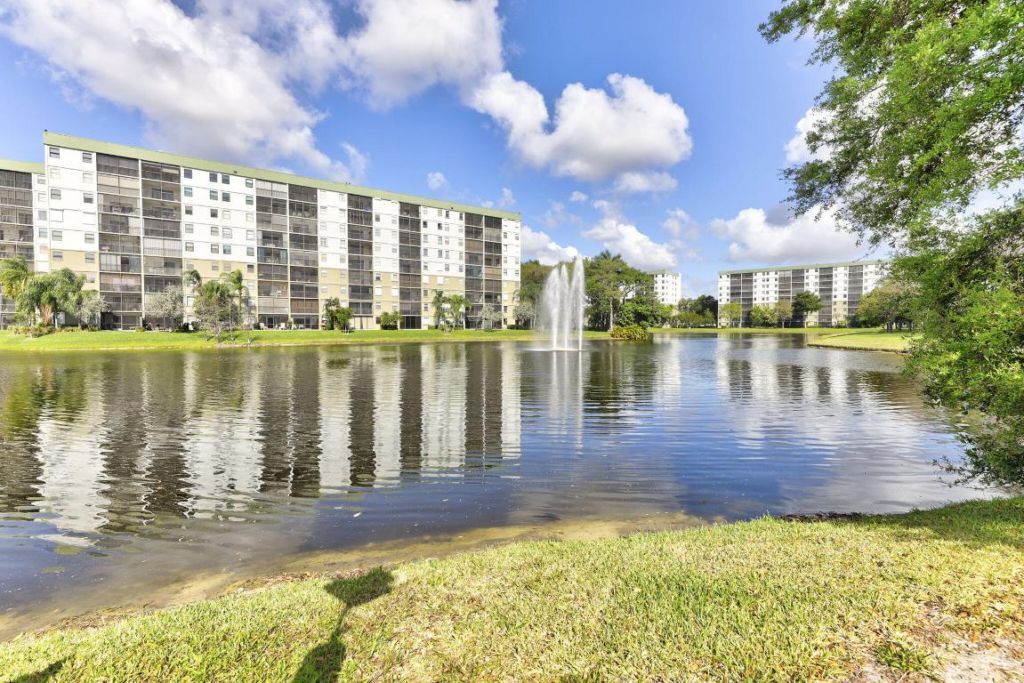 2851 S Palm Aire Drive, Unit 407, Pompano Beach, FL 33069 Photo