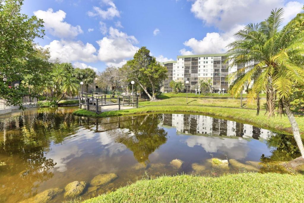 2851 S Palm Aire Drive, Unit 407, Pompano Beach, FL 33069 Photo