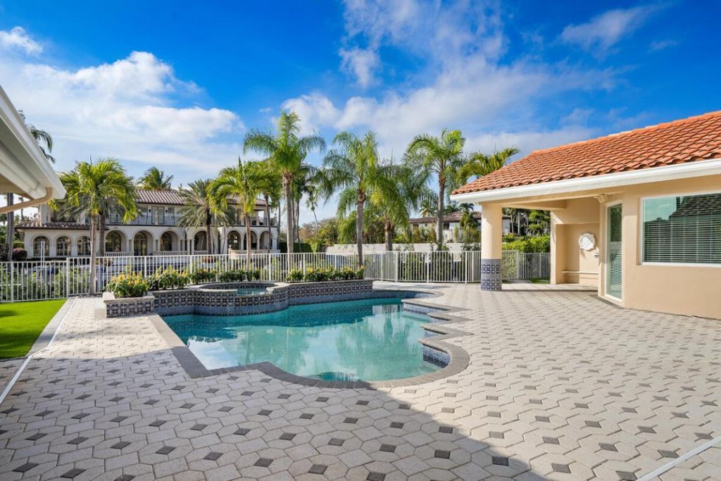 533 E Alexander Palm Road, Boca Raton, FL 33432 Photo
