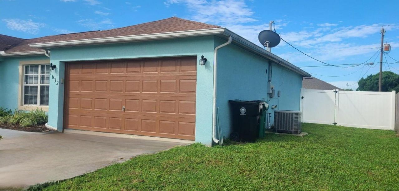 1632 SE Chello Lane, Port Saint Lucie, FL 34983 Photo