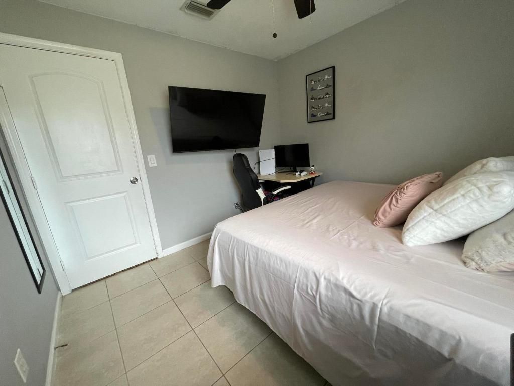 444 SW Exmore Avenue, Port Saint Lucie, FL 34983 Photo