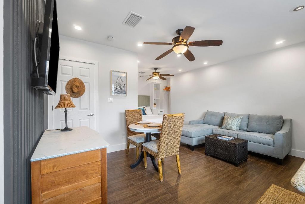 43 W Plumosa Lane, Unit Studio, Greenacres, FL 33467 Photo