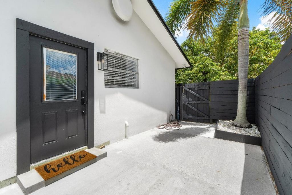 43 W Plumosa Lane, Unit S, Lake Worth, FL 33467 Photo