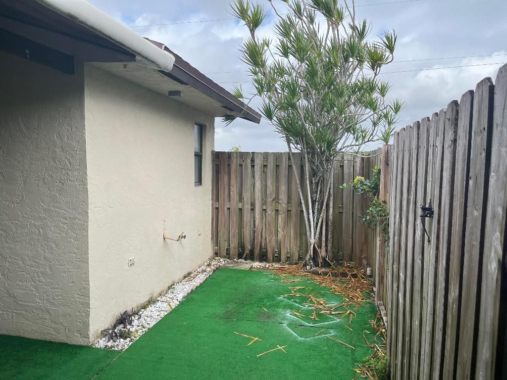 2103 Waterview Circle, Palm Springs, FL 33461 Photo