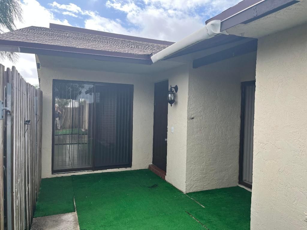 2103 Waterview Circle, Palm Springs, FL 33461 Photo