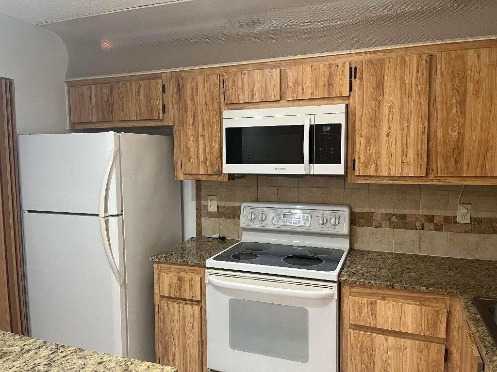 2103 Waterview Circle, Palm Springs, FL 33461 Photo