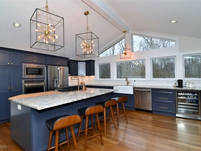 24181 Bryden Road, Beachwood, OH 44122 Photo 2