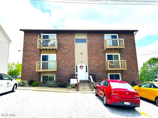 105 Wildwood Drive, Unit 6, Follansbee, WV 26037