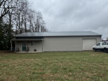 364 Jefferies Lane, Hustonville, KY 40437