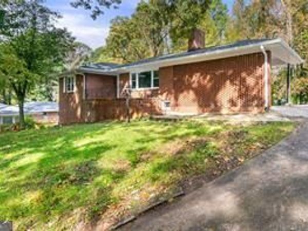 2763 Baker Ridge Drive NW, Atlanta, GA 30318
