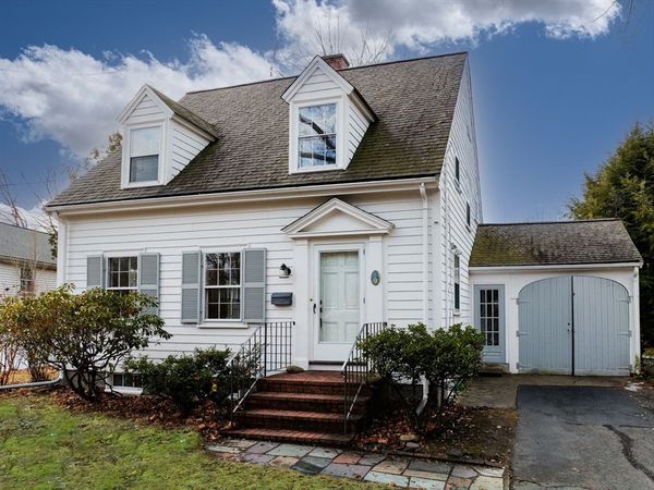 9 Hillside Terrace, Lexington, MA 02420