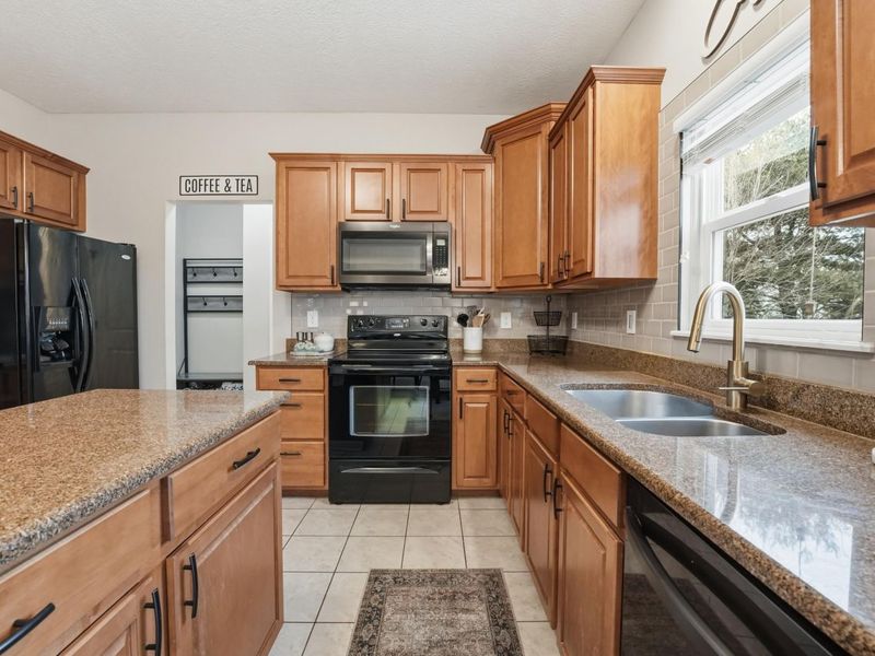 7445 Holderman Street, Lewis Center, OH 43035 Photo 12