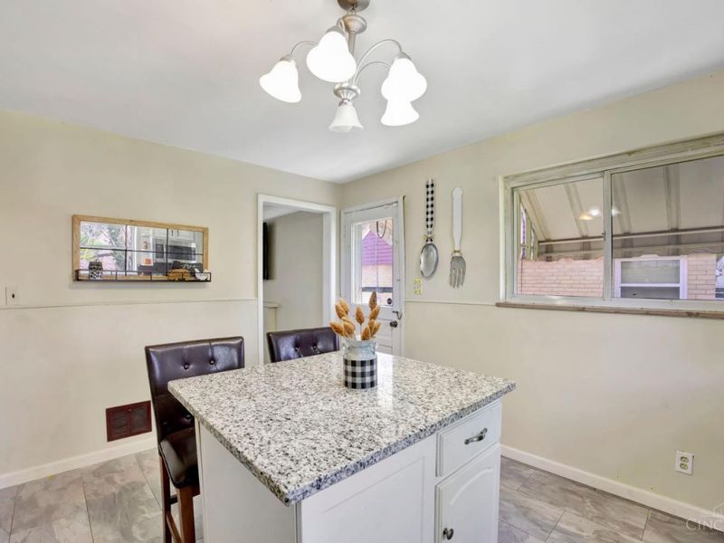 3962 S Fordham Place, Silverton, OH 45213 Photo 14