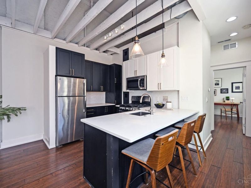 433 Clark Street, Unit B, Cincinnati, OH 45203 Photo 2