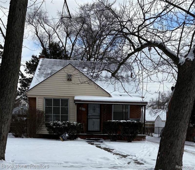 20510 Gilchrist Street, Detroit, MI 48235 Main Photo