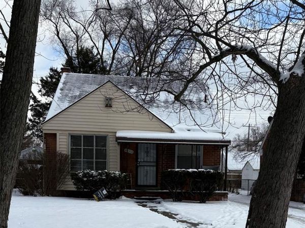 20510 Gilchrist Street, Detroit, MI 48235