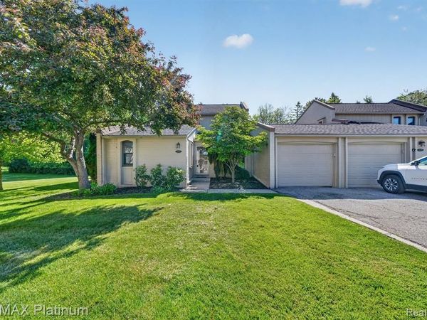 2927 Moon Lake Drive, West Bloomfield Twp, MI 48323