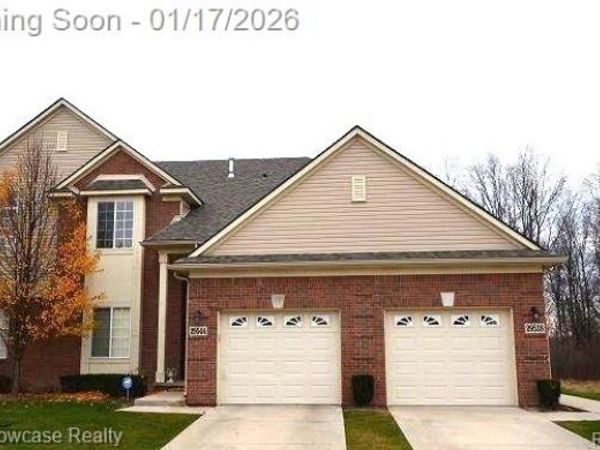 29538 Woodpark Circle, Warren, MI 48092