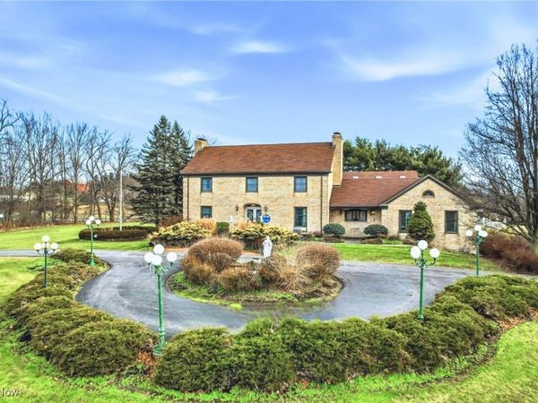 9175 Detwiler Road, Canfield, OH 44406