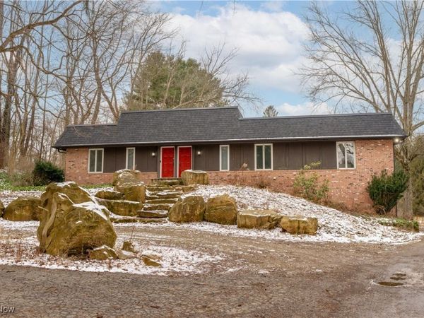 3993 Granger Road, Akron, OH 44333