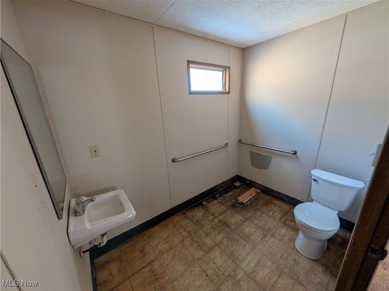 1054 Bergholz Road SE, Mechanicstown, OH 43908 Photo 14