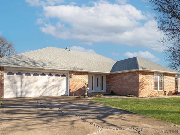 612 Westwood Drive, Claremore, OK 74017