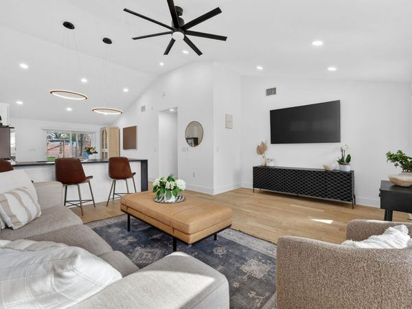 504 W Croslin ST, Austin, TX 78752