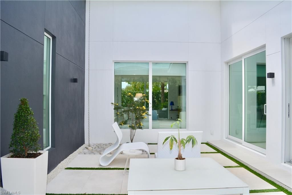 1218 14th Ave N, Naples, FL 34102 Photo