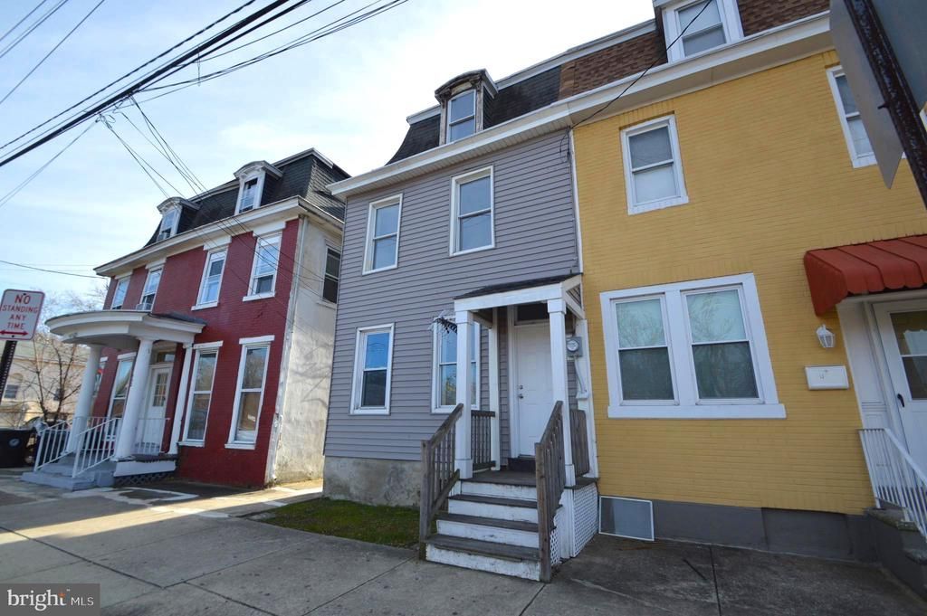 350 E Broad, Burlington, NJ 08016 Main Photo