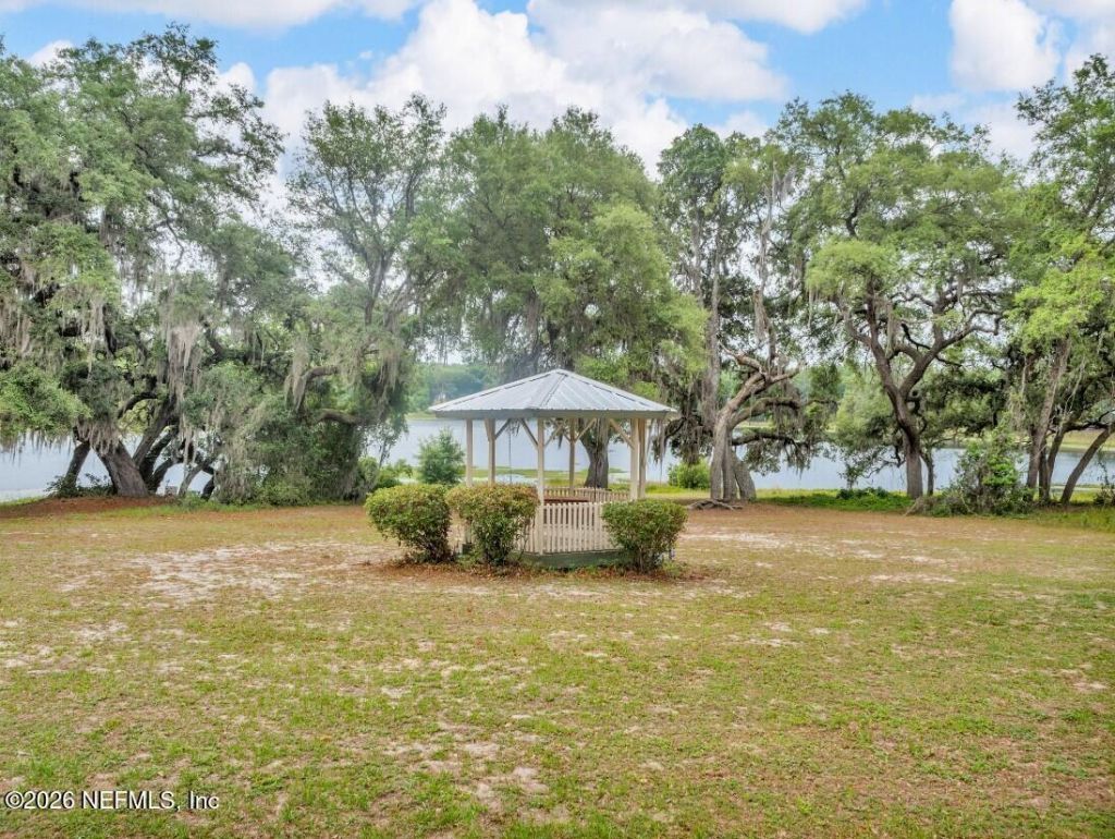 135 Ashley Lake Drive, Melrose, FL 32666 Photo