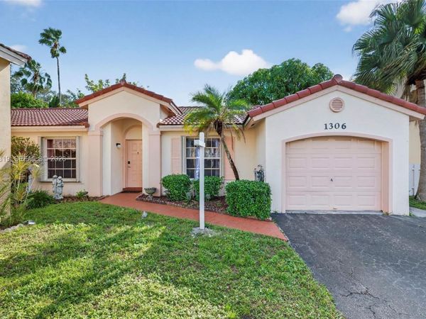 1306 NW 125th Ter, Sunrise, FL 33323