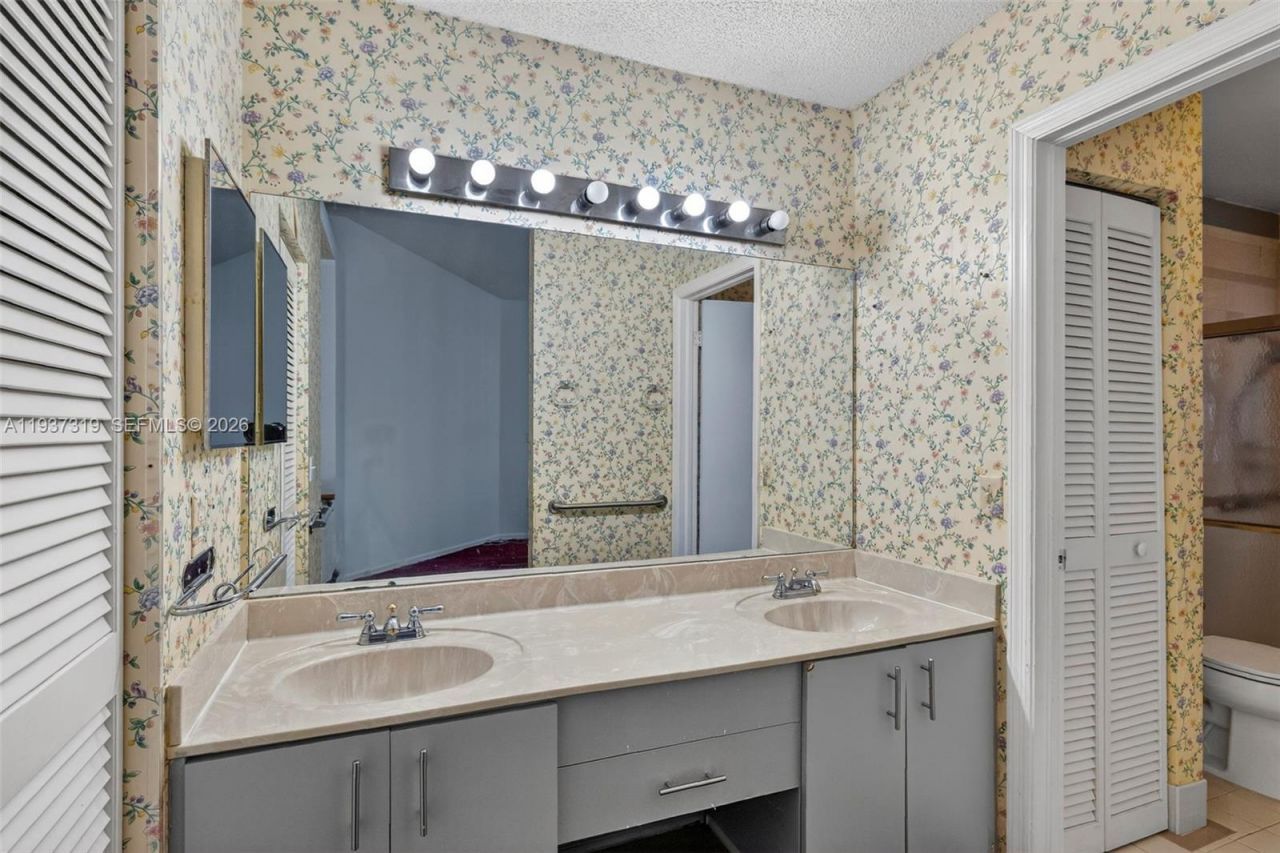 1306 NW 125th Ter, Sunrise, FL 33323 Photo