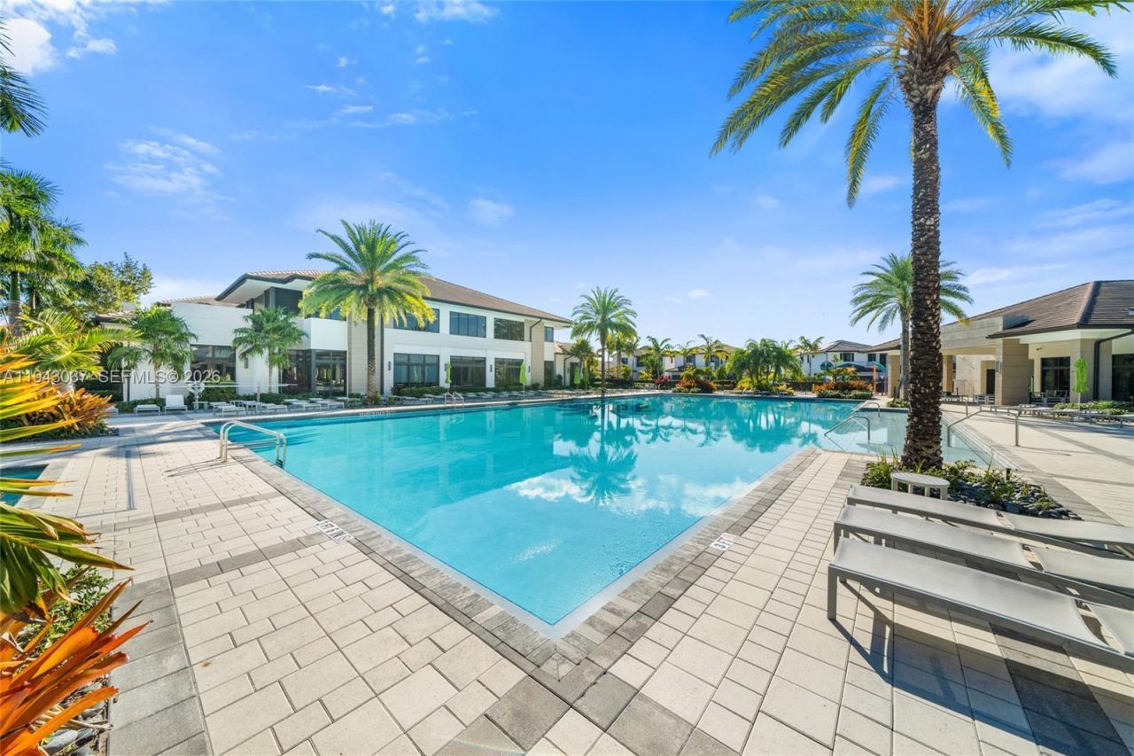 4648 NW 83rd Ave, Doral, FL 33166 Photo