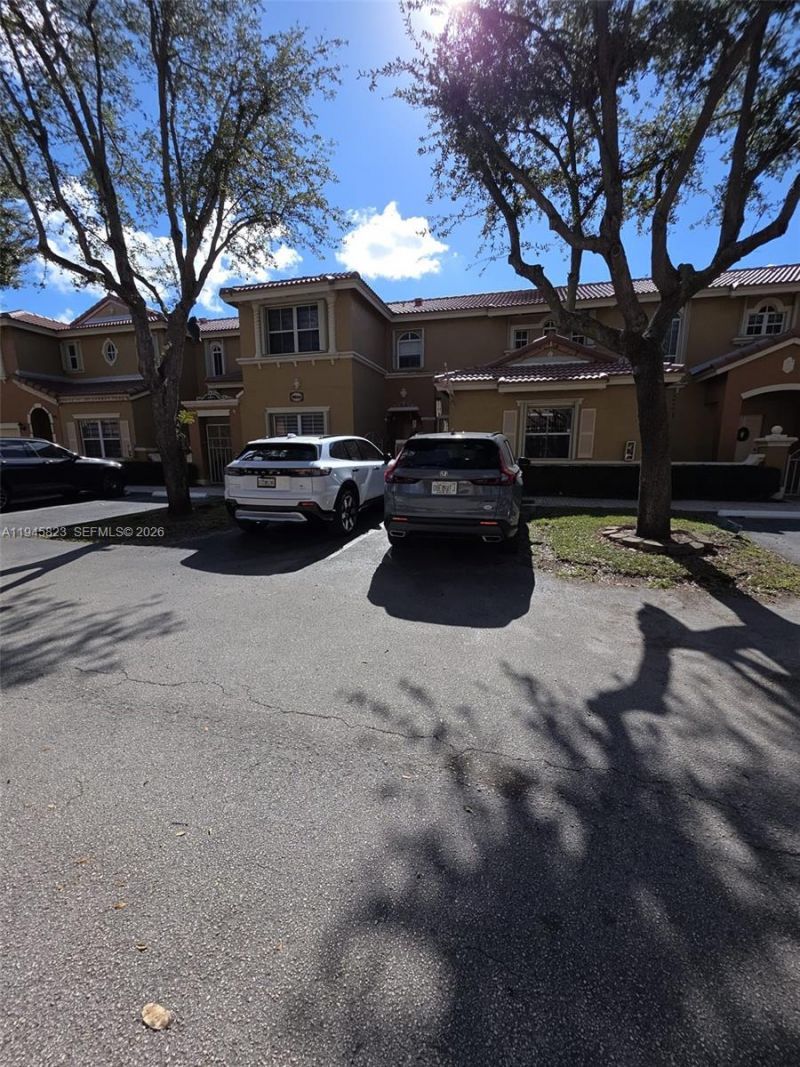 8544 NW 140th Ter, Unit 1003, Miami Lakes, FL 33016 Photo