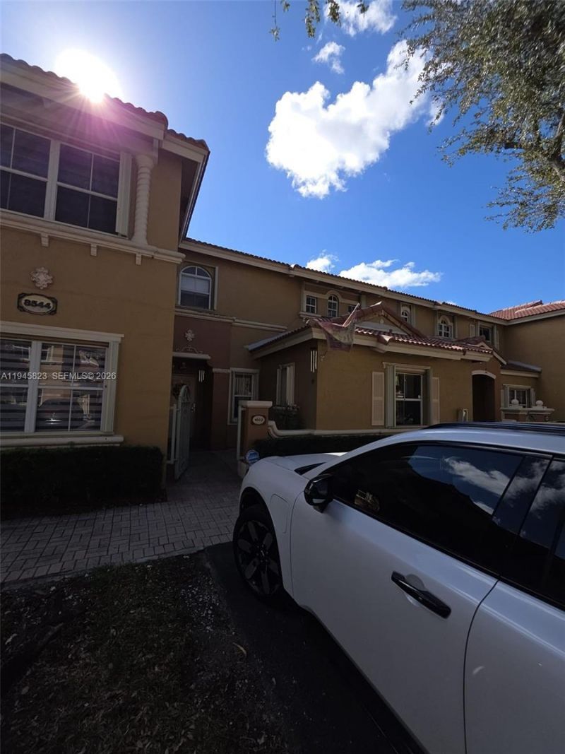 8544 NW 140th Ter, Unit 1003, Miami Lakes, FL 33016 Photo