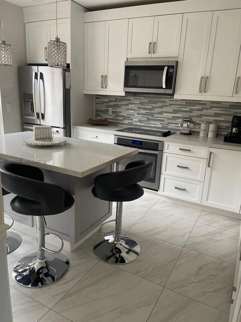 8544 NW 140th Ter, Unit 1003, Miami Lakes, FL 33016 Photo