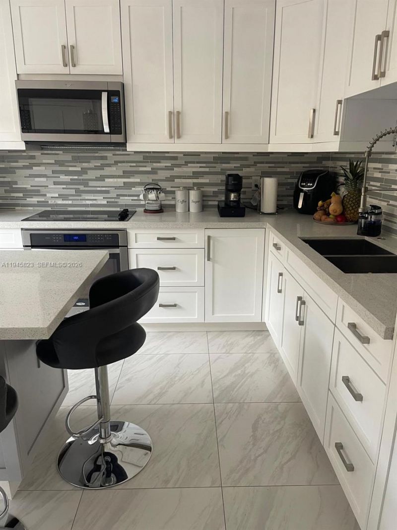 8544 NW 140th Ter, Unit 1003, Miami Lakes, FL 33016 Photo