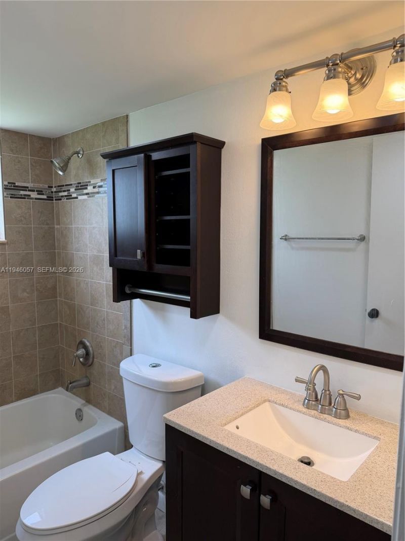 9920 NW 68th Pl, Unit 110, Tamarac, FL 33321 Photo