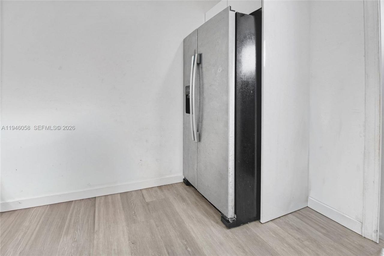 911 NW 142nd St, Miami, FL 33168 Photo