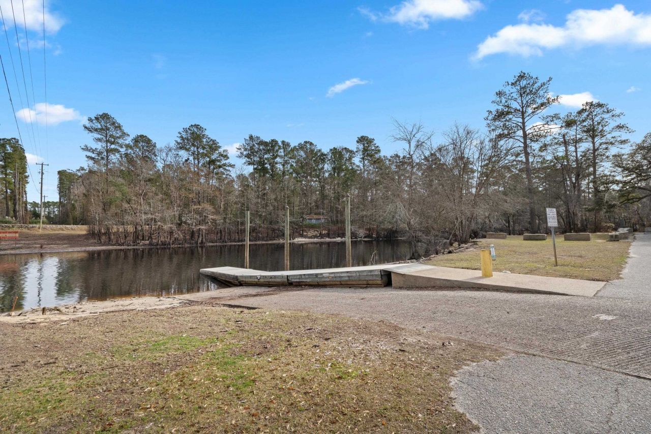 1810 Gray Oaks Dr. Photo 22