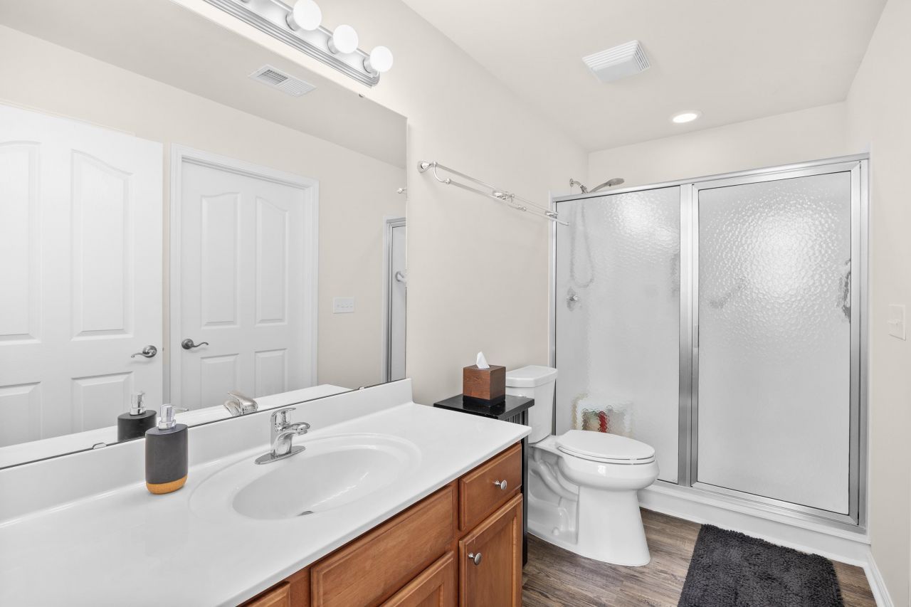 340 Arlington Circle Photo 15